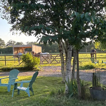 Landhaus Havre De Paix Au Coeur D'un Domaine Equestre Saint-Erblon (Mayenne)